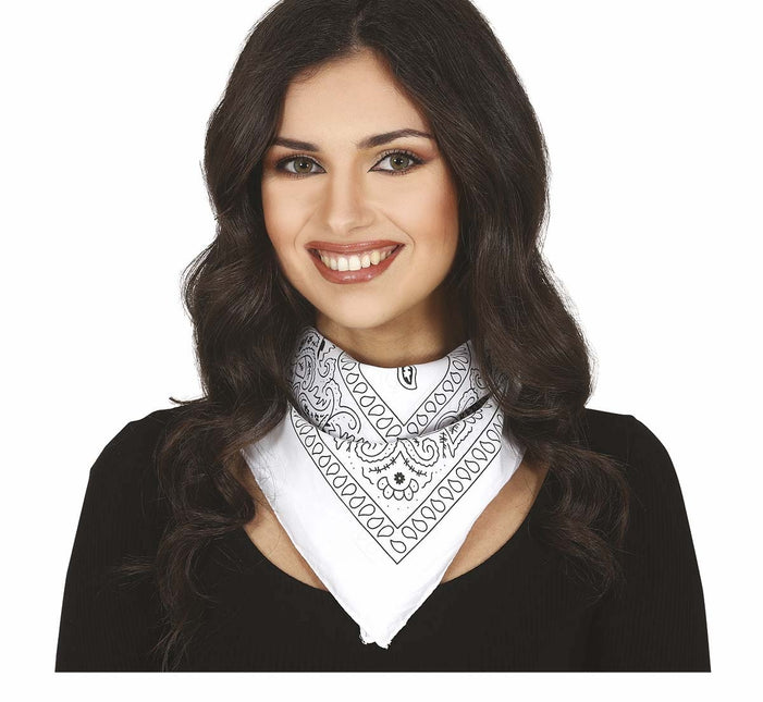 Biały szalik bandana