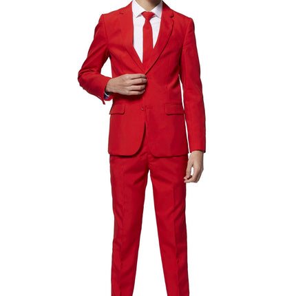 Nastolatek w czerwonym kombinezonie <tc>OppoSuits</tc>