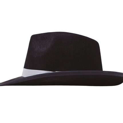 Czarna czapka gangsterska z białą wstążką