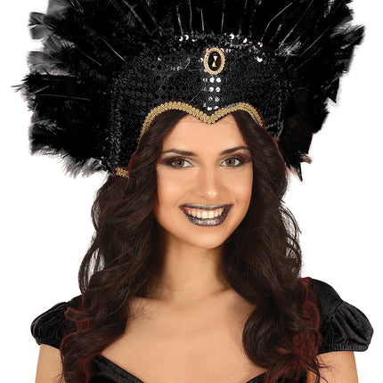 Nakrycie głowy z piór w kolorze czarnym