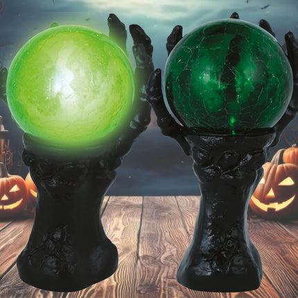 Dekoracja na Halloween Ręka z kryształową kulą i światłem 14,5 cm