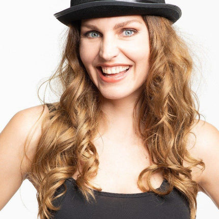 Czapka z daszkiem z czarnego filcu