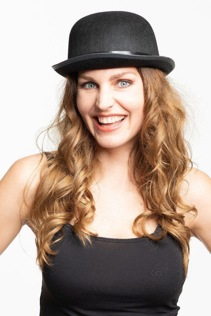 Czapka z daszkiem z czarnego filcu