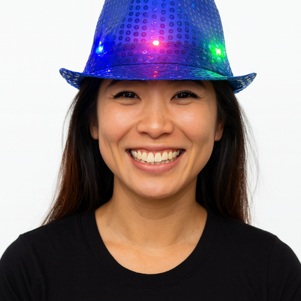 Czapka z cekinami niebieska z lampką i bateriami