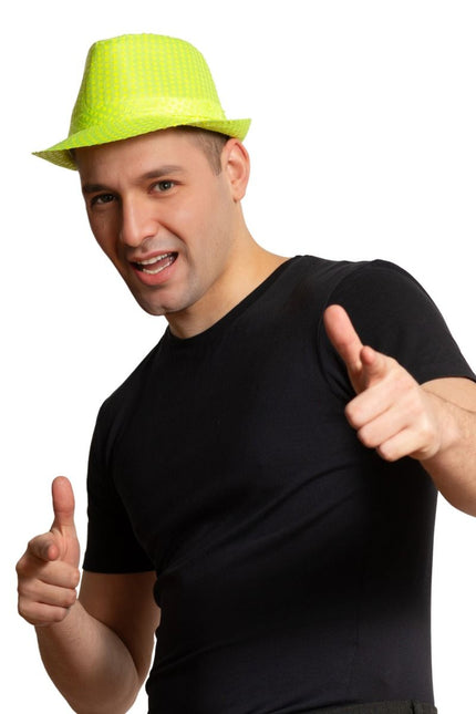 Cekinowa czapka neonowa zieleń