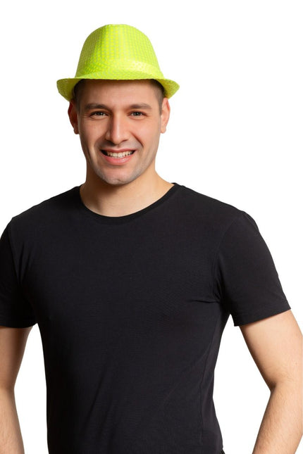Cekinowa czapka neonowa zieleń