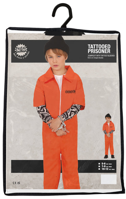 Pomarańczowy kombinezon chłopca-więźnia