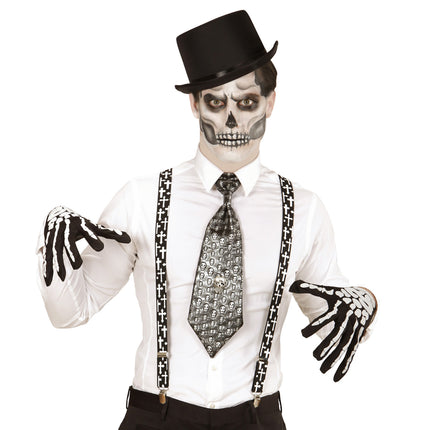 Krzyż na szelkach na Halloween