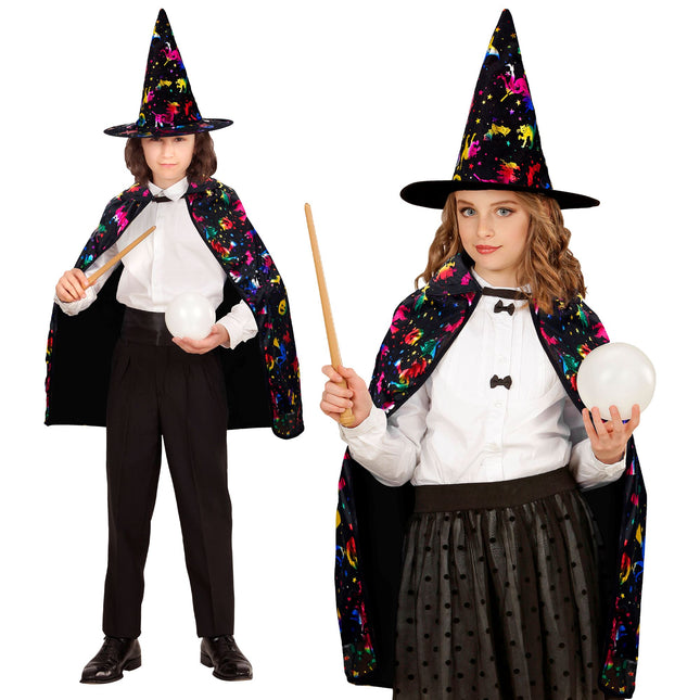 Dziecięcy magik w pelerynie na Halloween