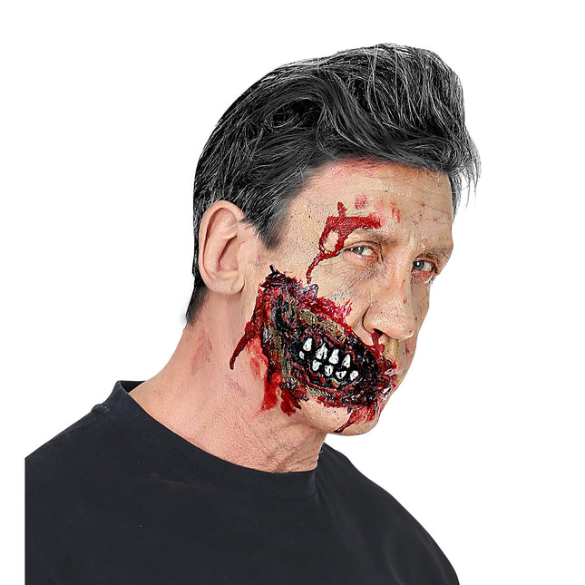 Halloweenowa sztuczna rana na policzku