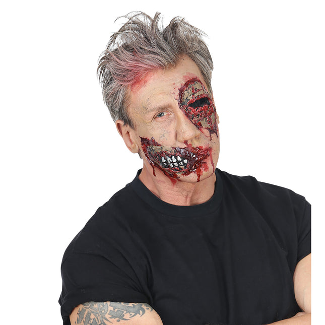 Halloweenowa sztuczna rana na policzku