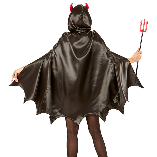 Pelerynka diabła na Halloween