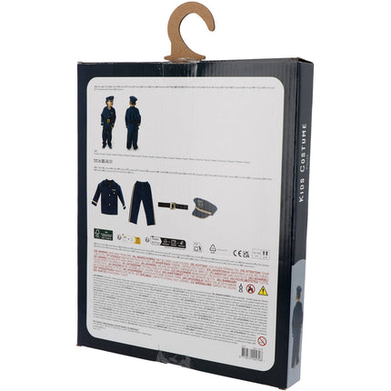 <tc>Folat</tc> Chłopiec w kombinezonie policyjnym