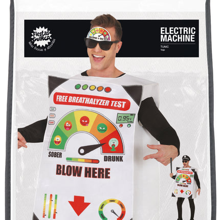 Alkomat w policyjnym kombinezonie