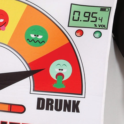 Alkomat w policyjnym kombinezonie