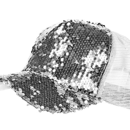 Srebrna czapka z cekinami