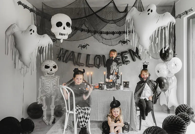 Balon helowy na Halloween Biała czarna czaszka pusty 41 cm