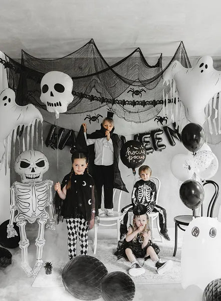 Balon helowy na Halloween Biała czarna czaszka pusty 41 cm