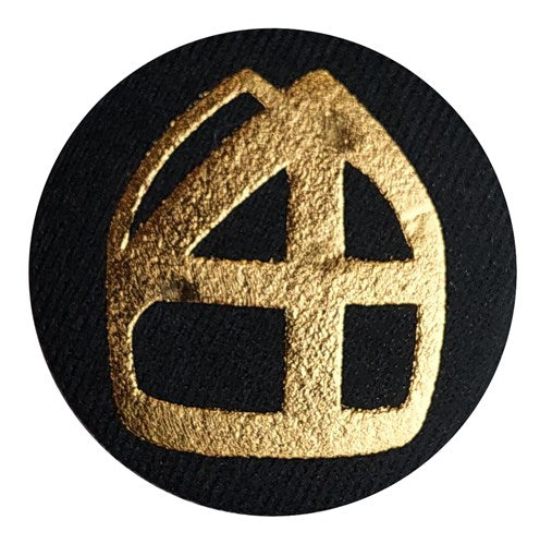 Guzik ze skosem w kolorze czarnym