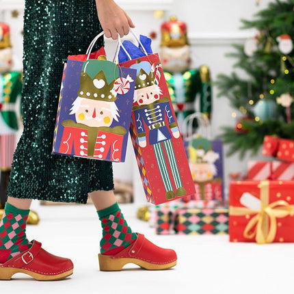 Cadeautasje Notenkraker 25cm van Partydeco koop je bij Partywinkel