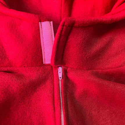 Zabawny kostium w kolorze czerwonym