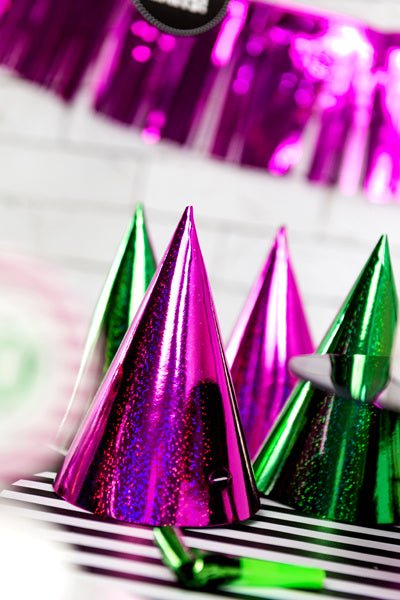 Feesthoedjes Holografisch Glitter 16cm 20st van Partydeco koop je bij Partywinkel