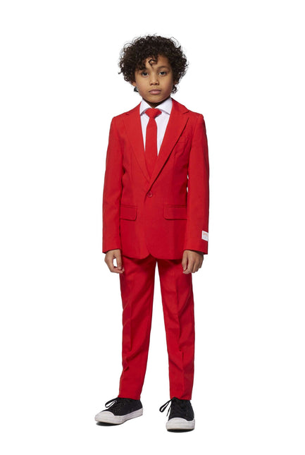 Chłopiec w czerwonym garniturze <tc>OppoSuits</tc>