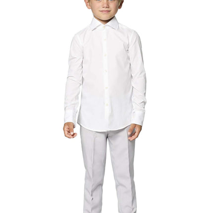 Chłopiec w białej koszuli <tc>OppoSuits</tc>