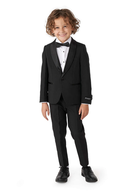 Czarny chłopiec w smokingu <tc>OppoSuits</tc>