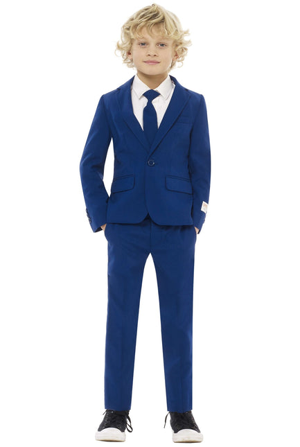 Chłopiec w ciemnoniebieskim garniturze <tc>OppoSuits</tc>