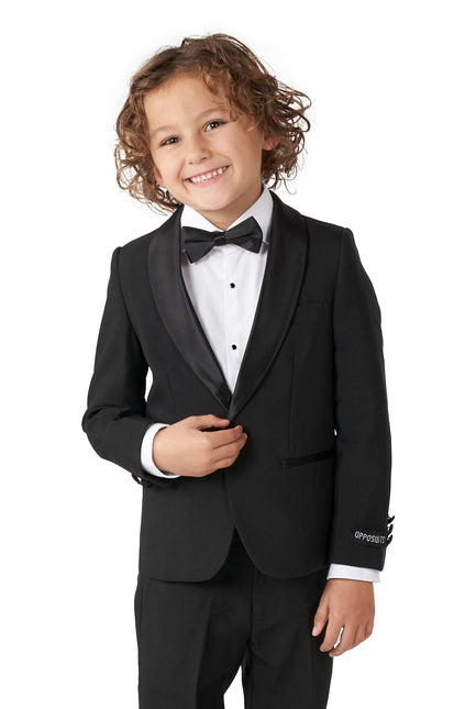 Czarny chłopiec w smokingu <tc>OppoSuits</tc>