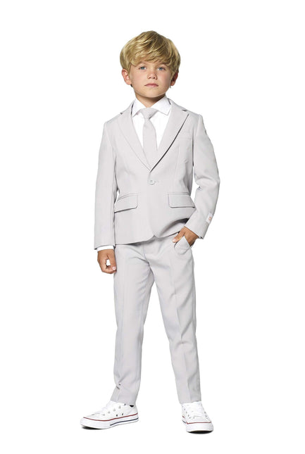Chłopiec w szarym garniturze <tc>OppoSuits</tc>