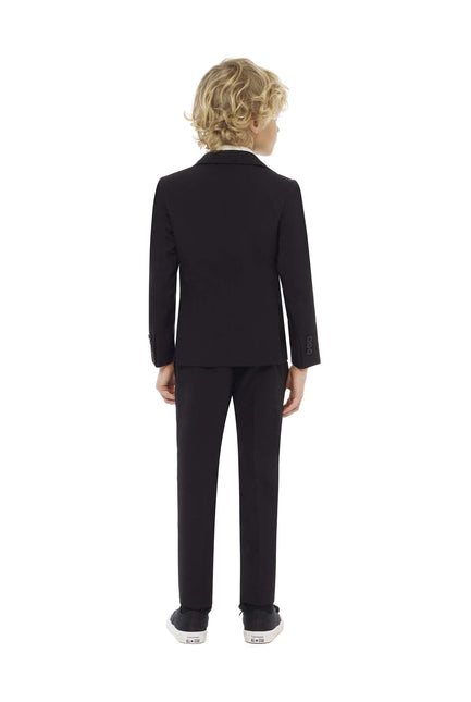 Chłopiec w czarnym garniturze <tc>OppoSuits</tc>