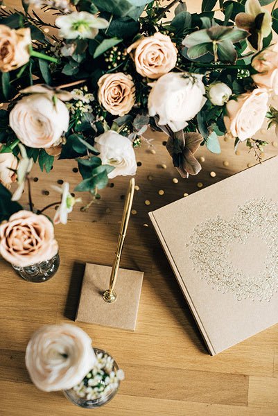 Gastenboek Hart Bruin 20,5cm van Partydeco koop je bij Partywinkel