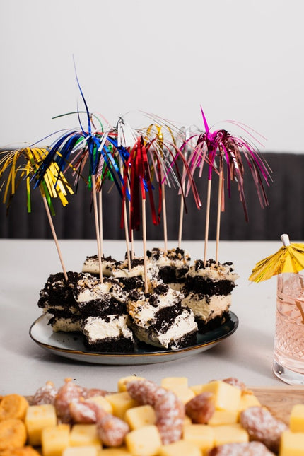 Gekleurde Cocktailprikkers Parasol Lang 10st van WeFiesta koop je bij Partywinkel