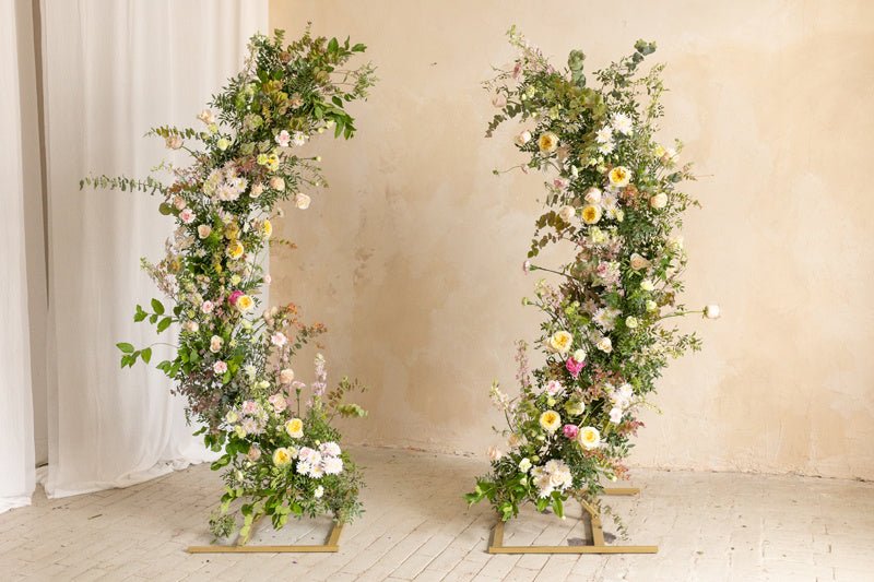 Gouden Backdrop Frame Halve Boog 2st van Partydeco koop je bij Partywinkel