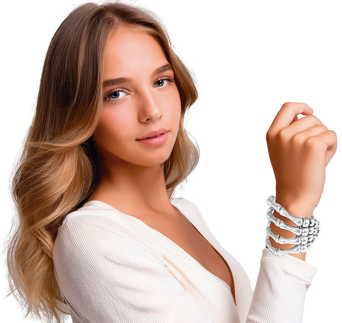 Halloween Armband Zilver Skelet Hand van Fiestas Guirca koop je bij Partywinkel