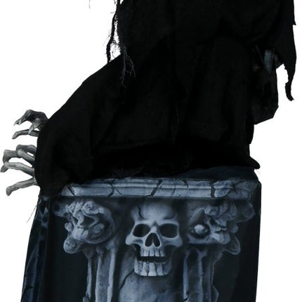 Halloween Decoratie Vleermuis Op Steen Beweegbaar Met Licht En Geluid 1,5m van Fiestas Guirca koop je bij Partywinkel