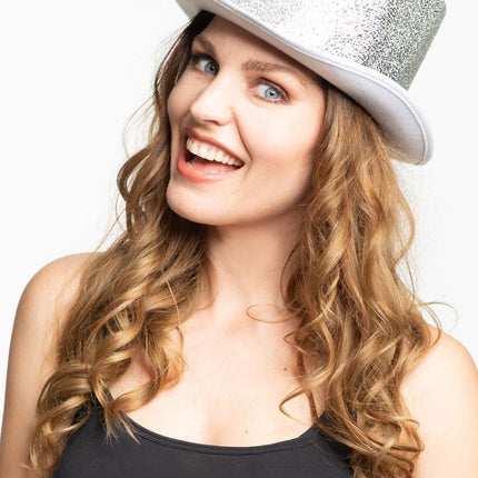 Hoge Hoed Glitter Zilver van Partychimp koop je bij Partywinkel