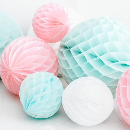 Honeycomb Bal Lichtroze 20cm van Partydeco koop je bij Partywinkel