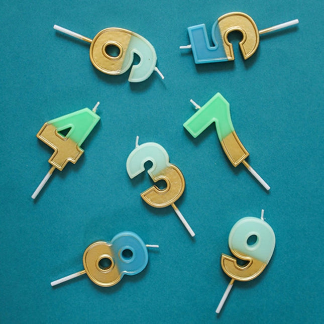 Kaars 8 Jaar Retro Blauw 5cm van Folat koop je bij Partywinkel