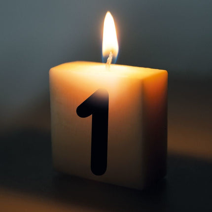 Letter Kaarsje 1 4cm van Paper Dreams koop je bij Partywinkel