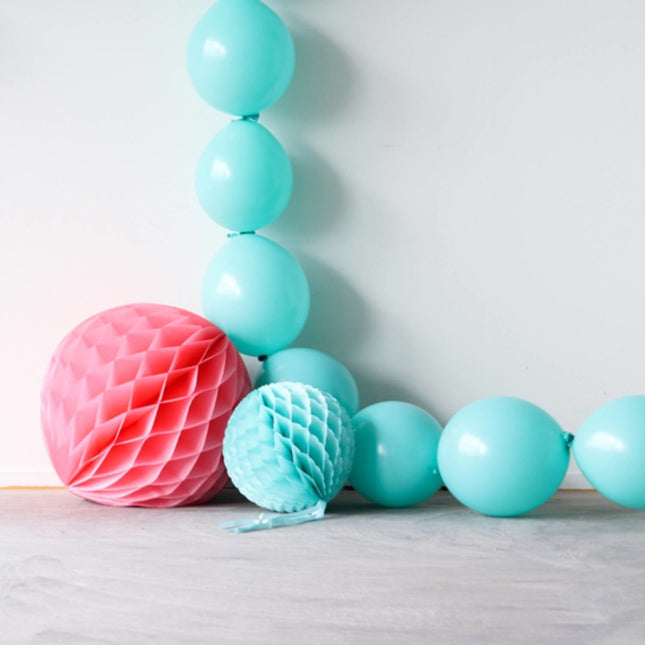 Mintgroene Ballonnenslinger Powder Pistache 3m 8st van Folat koop je bij Partywinkel
