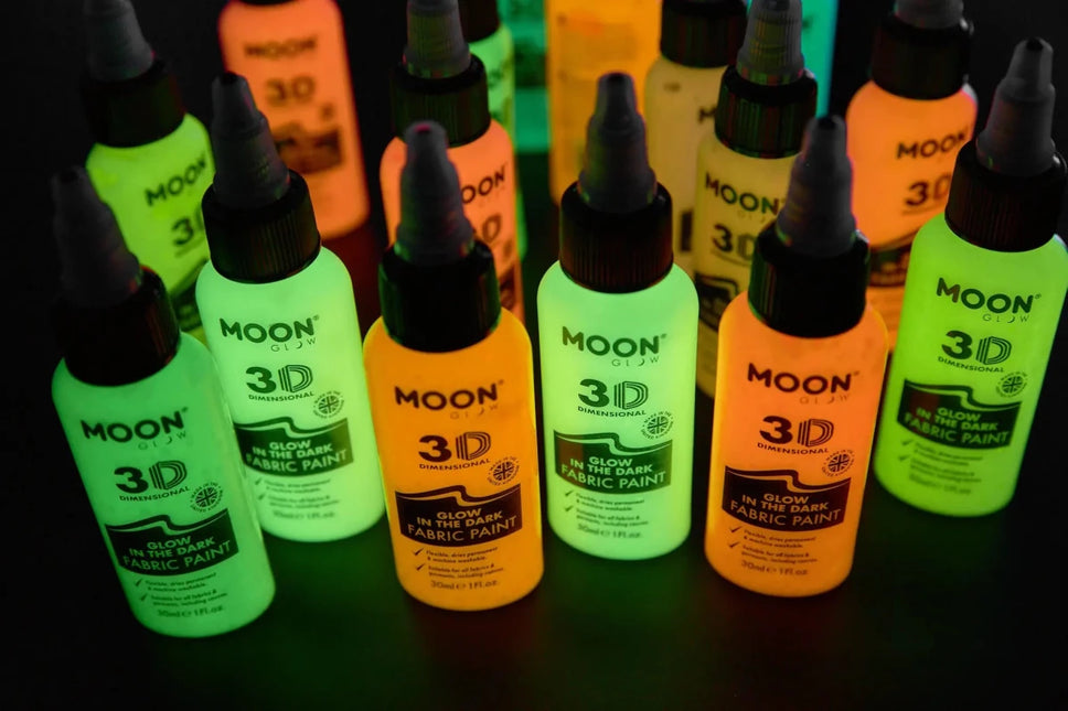 Moon Glow Glow in the Dark Fabric Paint Invisible 30ml van Moon Creations koop je bij Partywinkel