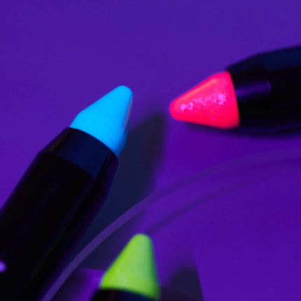 Moon Glow Neon UV Glitter Body Crayons Magenta 3.2g van Moon Creations koop je bij Partywinkel