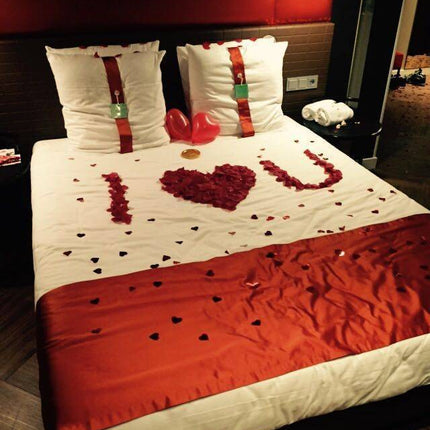 Rode Rozenblaadjes 144st van Folat koop je bij Partywinkel