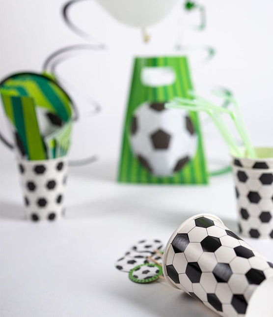 Voetbal Bekers 9cm 8st van Paper Dreams koop je bij Partywinkel