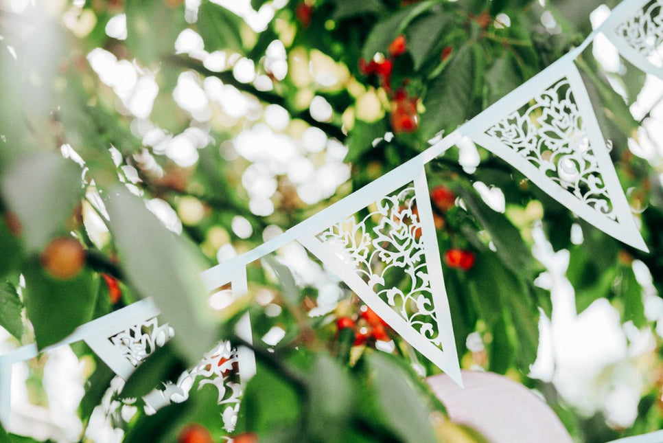 Witte Slingers Doorzichtig 3m van Partydeco koop je bij Partywinkel