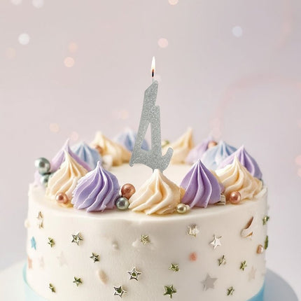 Zilveren Kaars 4 Jaar Glitter 12,5cm van Fiestas Guirca koop je bij Partywinkel