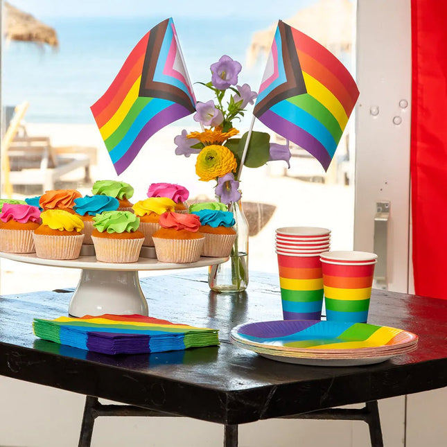 Zwaaivlag Pride 14cm van Boland koop je bij Partywinkel